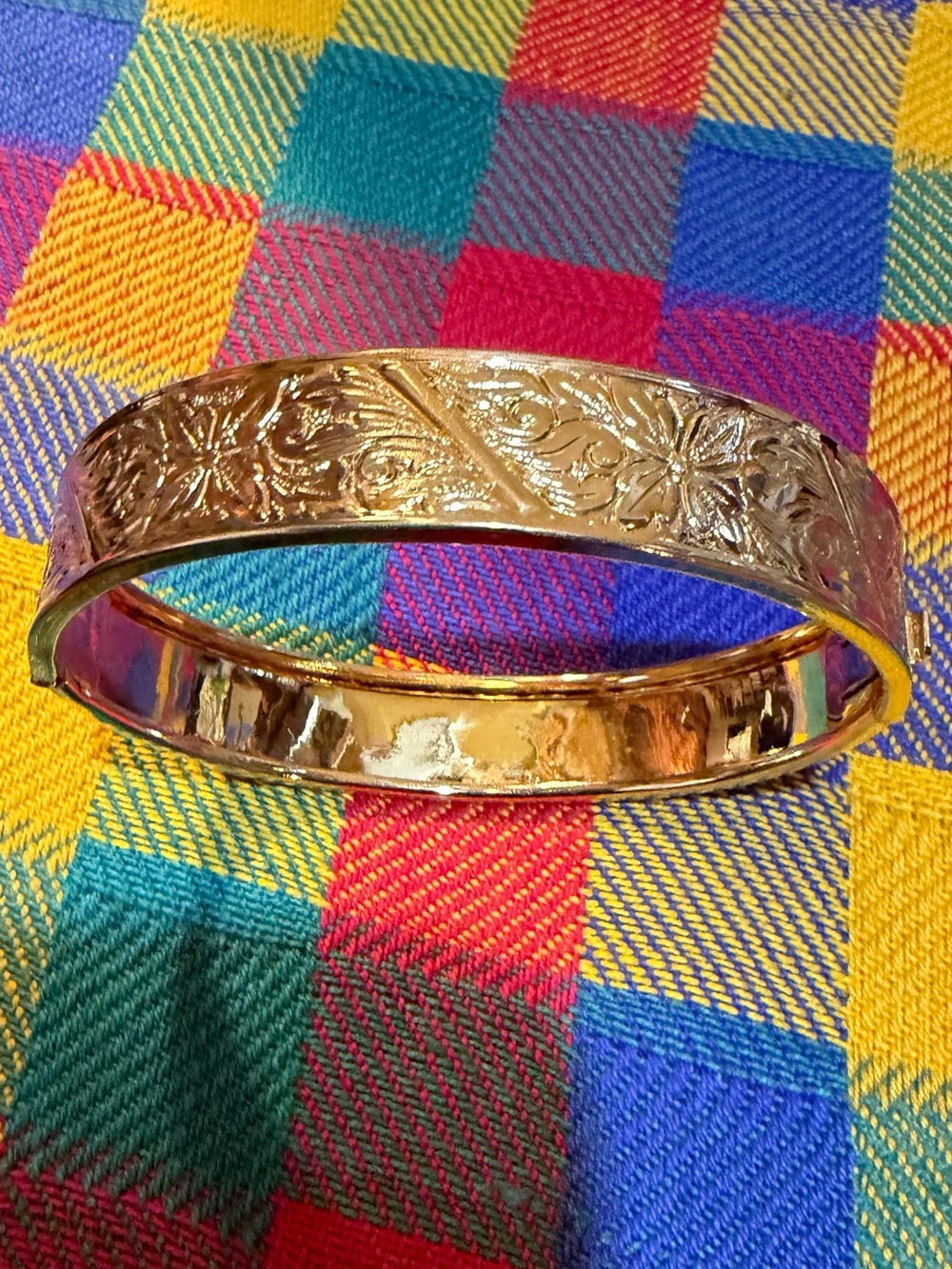 Vintage Etched Floral Bangle Bracelet